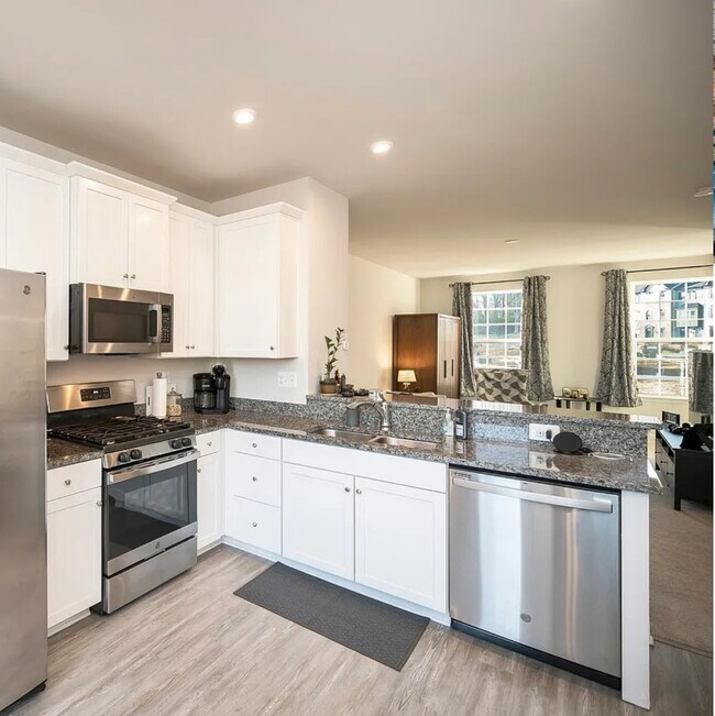 Photo - 1107 Rampart Dr