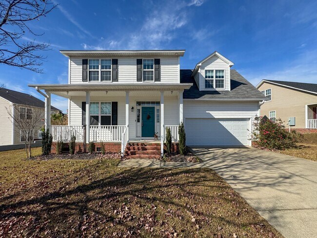 Building Photo - Beautiful 4 Bed 2.5 Bath Home with Fenced Backyard