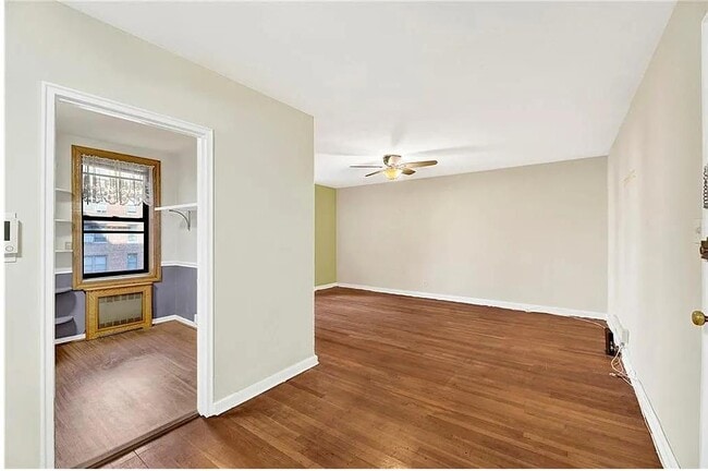 Photo - 2260 Burnett St