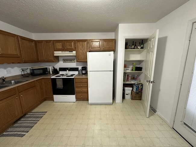 Photo - 508 Harriet Ct