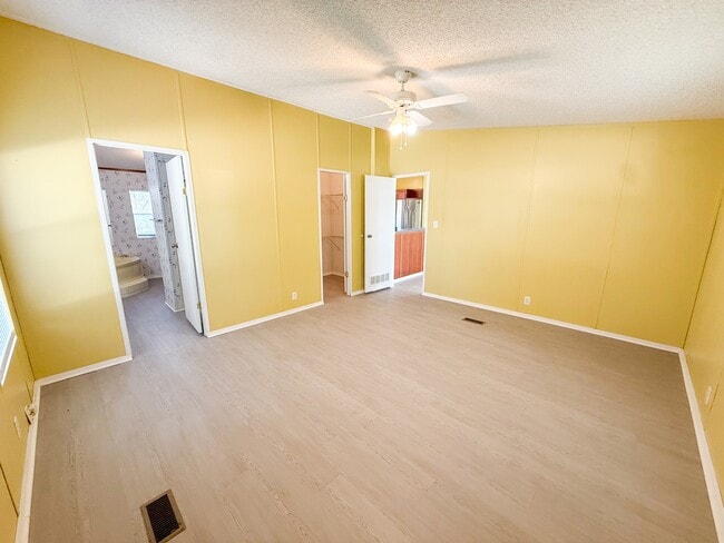 Photo - 4506 Legend Falls