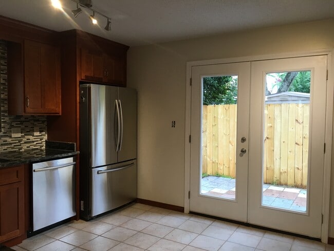 Photo - 2515 Georgetown Ln