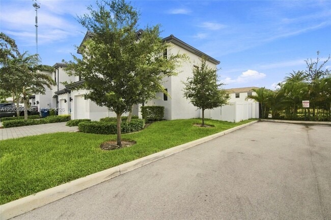 Photo - 20369 NW 5th Ct