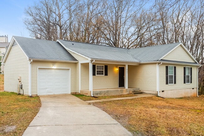 Photo - 8127 Sheringham Way