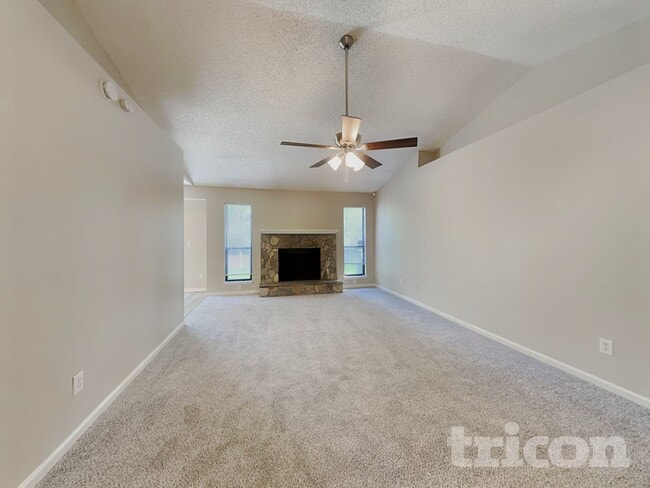 Photo - 7412 Amandas Crossing Dr N