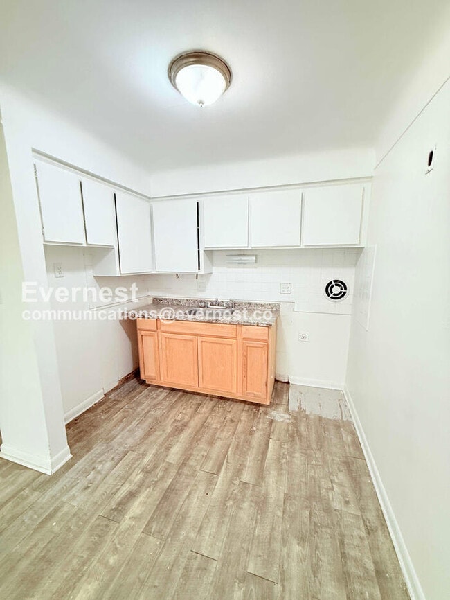 Photo - 15601 Schoolcraft Rd Unidad 3