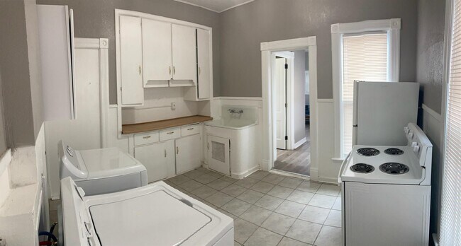 826 W 3rd St Unit 2
