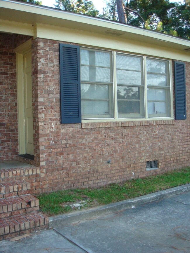 Photo - NICE TWO BEDROOM DUPLEX