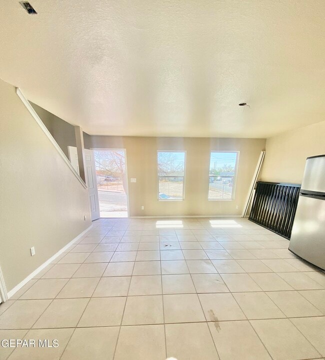 Photo - 108 N Gibraltar Dr
