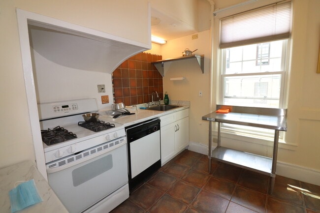 Photo - 83 Longwood Ave