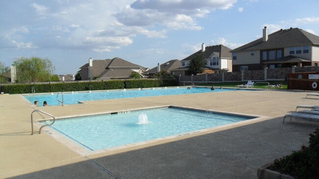 Photo - 816 Bur Oak Dr