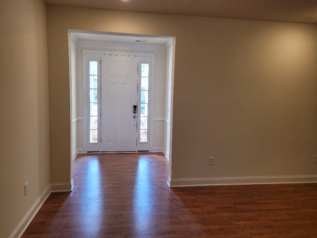 Photo - 904 Haybeck Ln