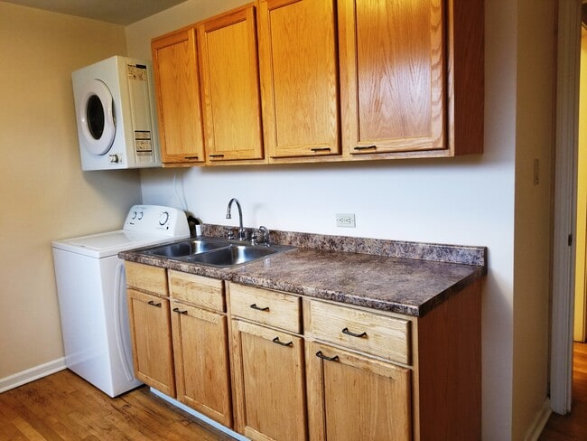 Photo - 1644 Midland Ave Unidad Apartment