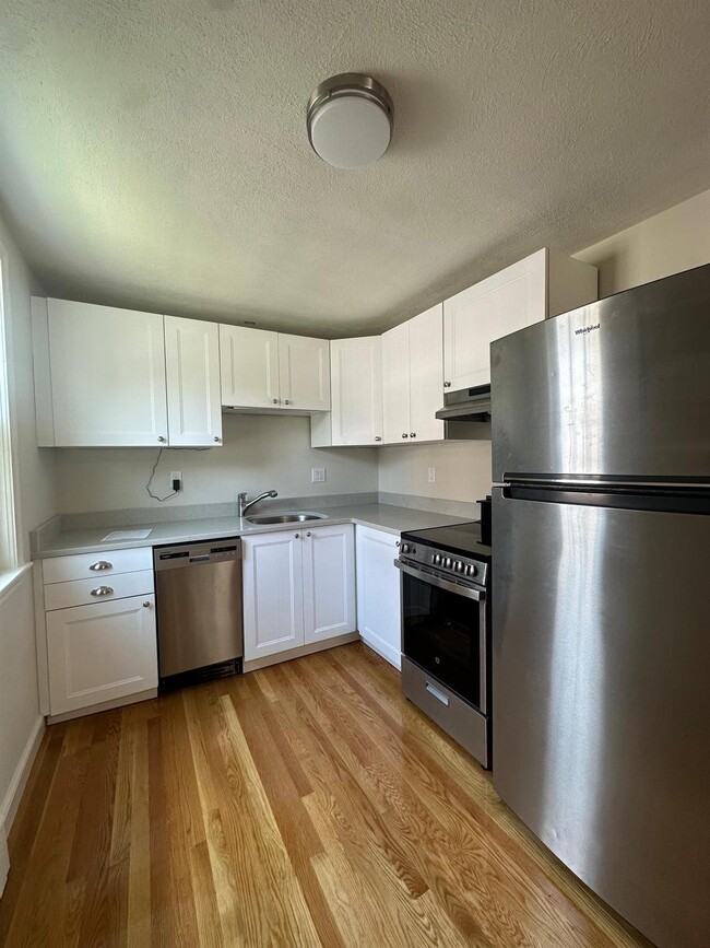 Photo - 184 Broadway St Unit 3