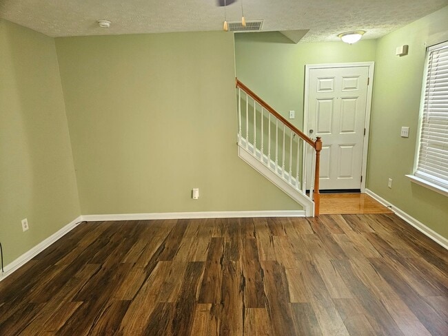 Photo - Rare 3 bed 2.5 located in the Etowah School District