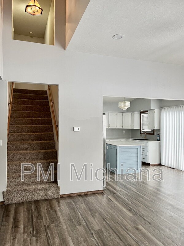 Photo - 19901 Oakdale Ave