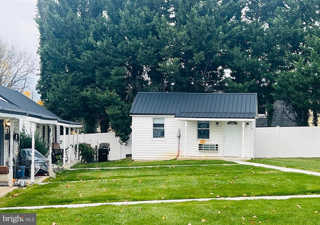 Photo - 19960 National Pike