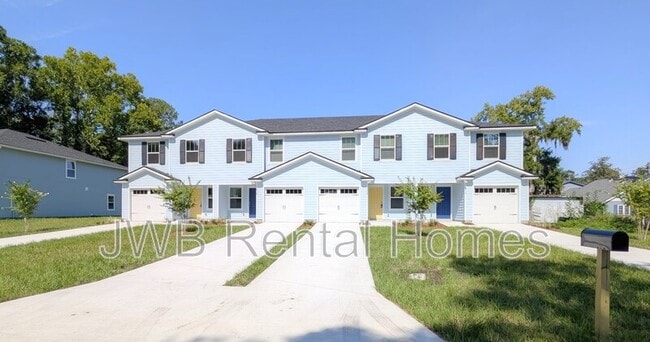 Building Photo - 1120 Comanche St Rental