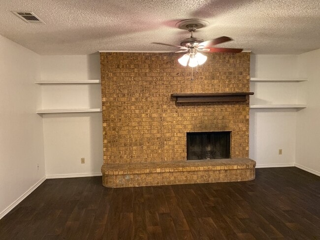 Photo - Cozy duplex 2/2/1 in Fort Worth