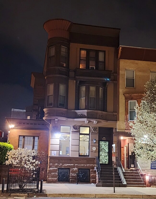 Photo - 2342 S Broad St Unidad CarriageHouse