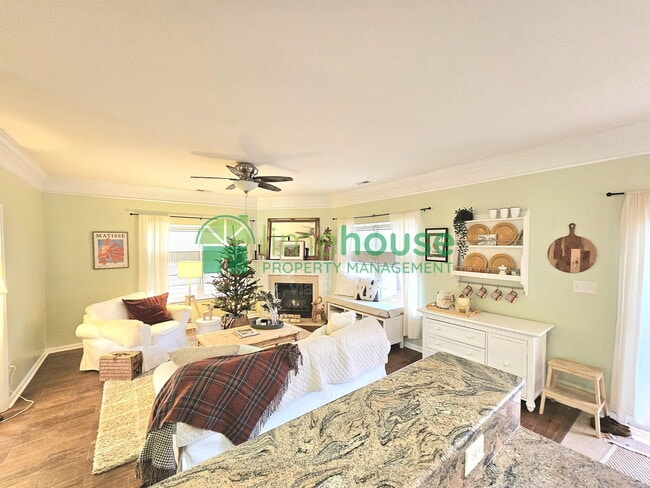 Photo - 820 Gem Ct