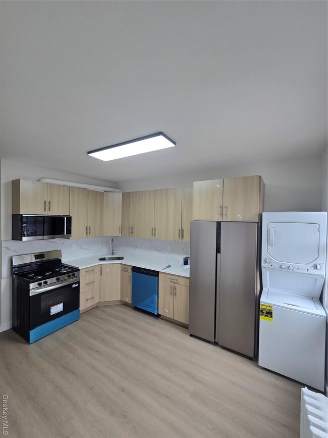 Photo - 112 Webster Ave Unit 3