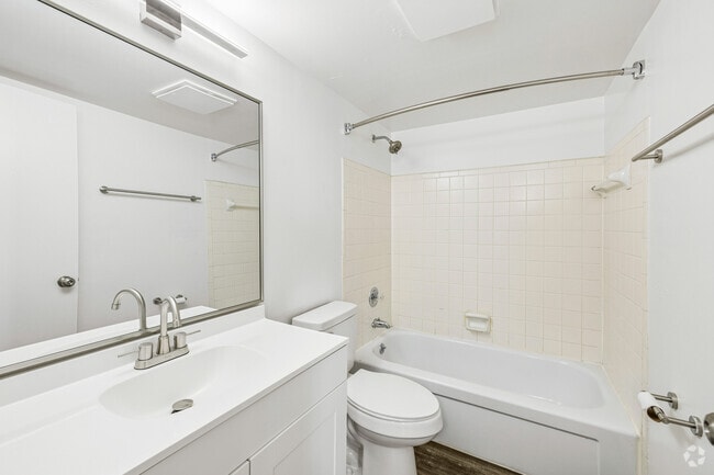 1BR, 1BA - 896SF - Primary Bathroom - Chimney Hill Apartments