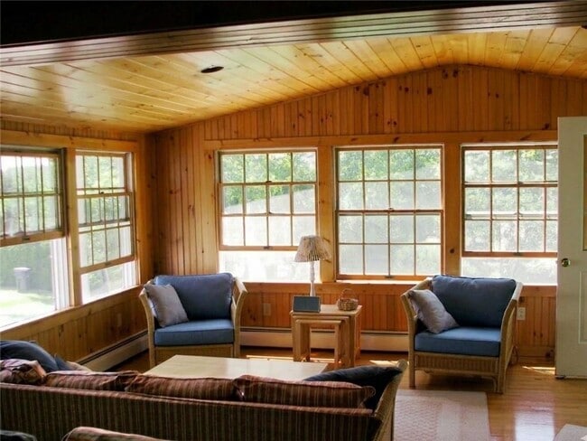 Photo - 140 Treasure Rd