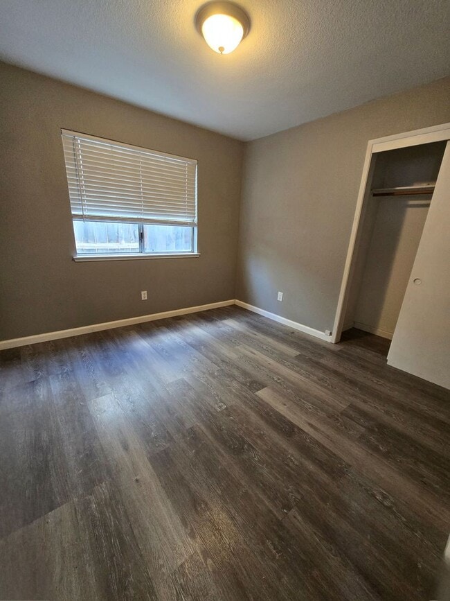 Photo - 3313 Jamestown Dr