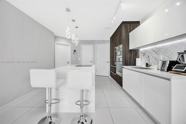 Photo - 851 NE 1st Ave Unidad 806