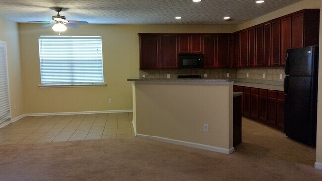 Photo - Swim Community - 4bd x 2 1/2bth w/2 Car Garage (181 Bus Route) no sec 8