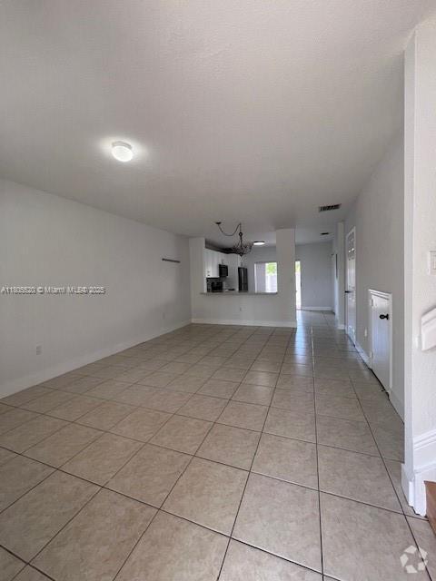 Building Photo - 112 E 5th St Unit 4 Rental