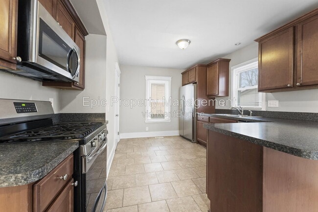 Photo - 2508 W Jefferson Ave