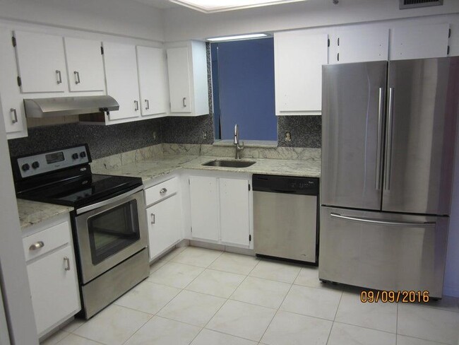 Photo - 14623 Bonaire Blvd Unidad 304 Rental