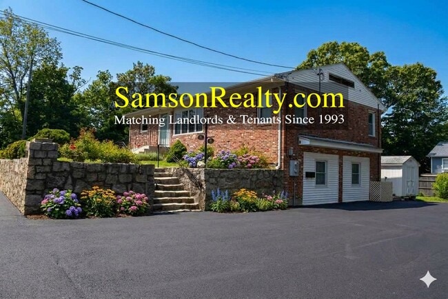 Building Photo - 497 Oaklawn Ave