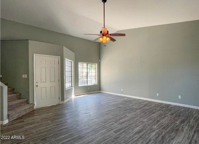Photo - 1124 E Rose Ln