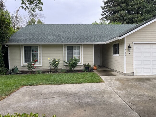 Photo - GO929-Lotti, Carole Kelly Unit C