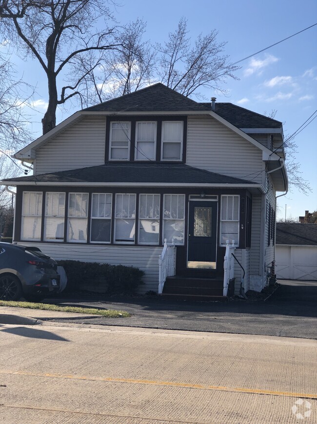 Building Photo - 19632 Wolf Rd Unit Single family Rental