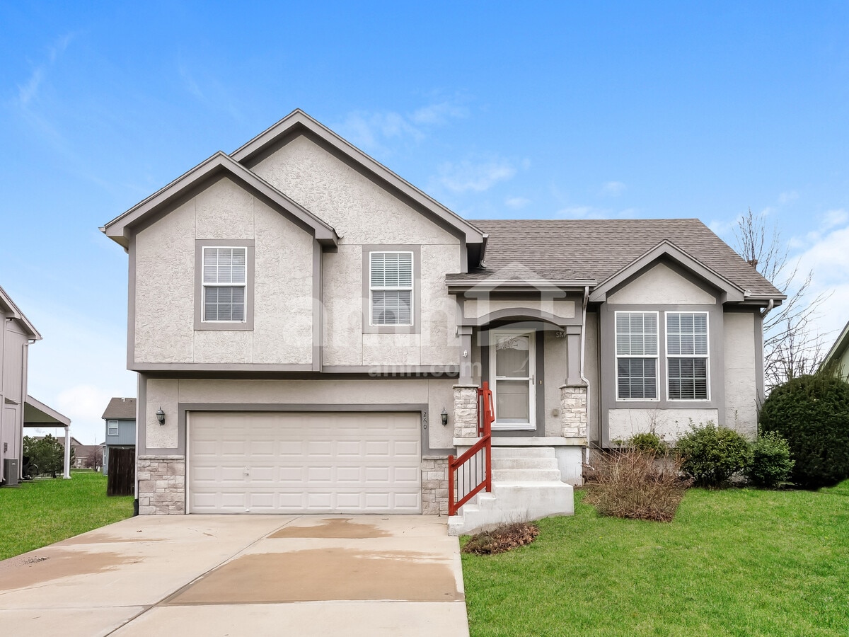 Photo - 260 N Pecan St