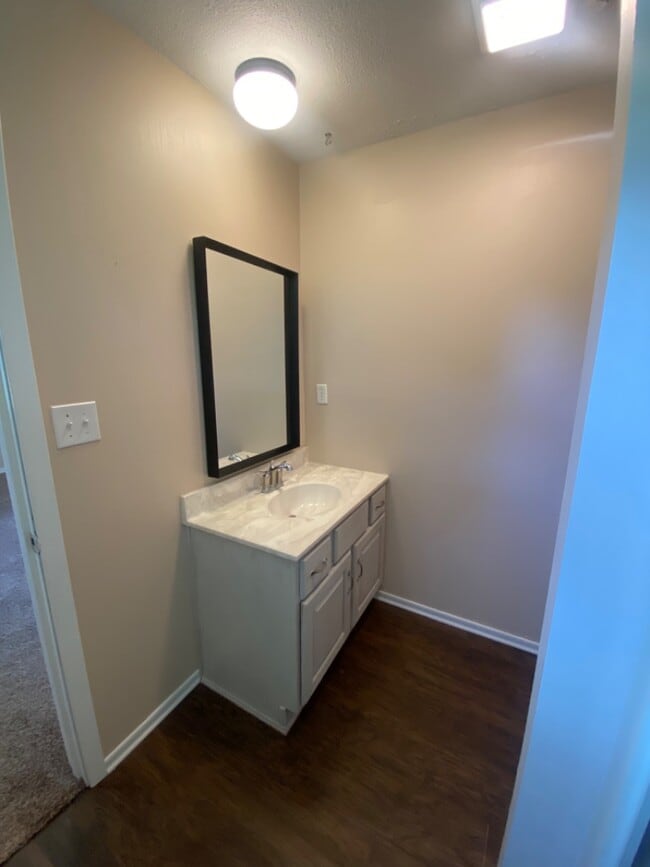 Photo - 1002 Glenn Dr