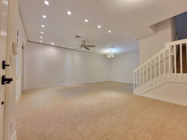 Photo - 142 Ennis Ln