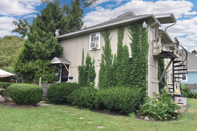 Photo - 661 S Lake Shore Dr