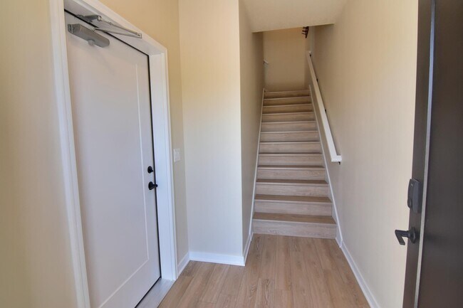 Photo - 18 Crosby Park Dr