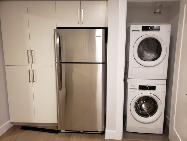 Photo - 14929 62A Av