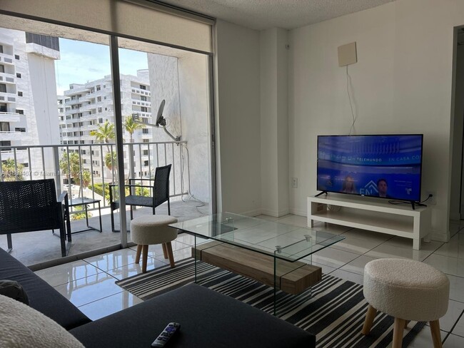 Building Photo - 6801 Indian Creek Dr Unit 509