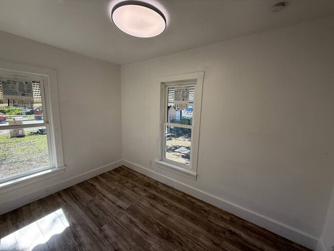 Photo - 8112 Melrose Ct W