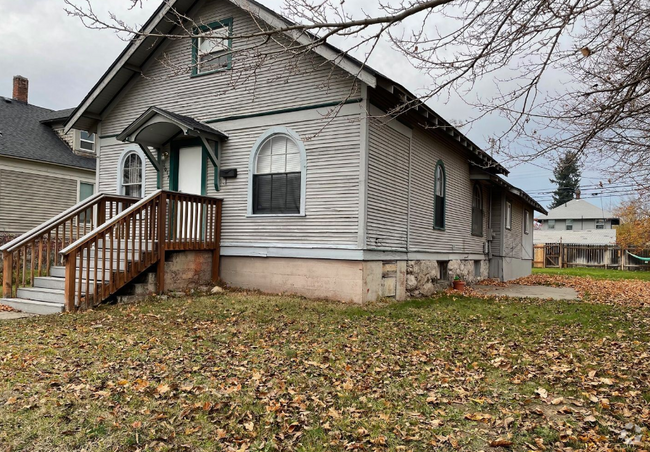 Building Photo - 1017 E Augusta Ave Rental