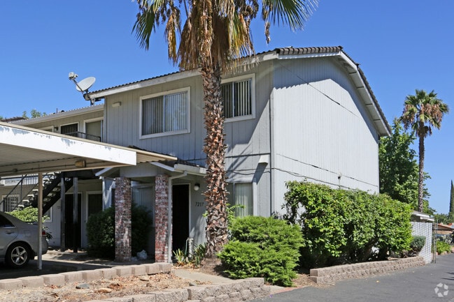 Photo - Chablis Apartments