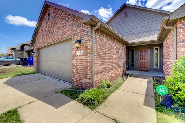 Photo - 3 Bed | Bath in Broken Arrow!
