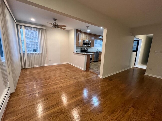 Photo - 9533 Schiller Blvd Unidad 1